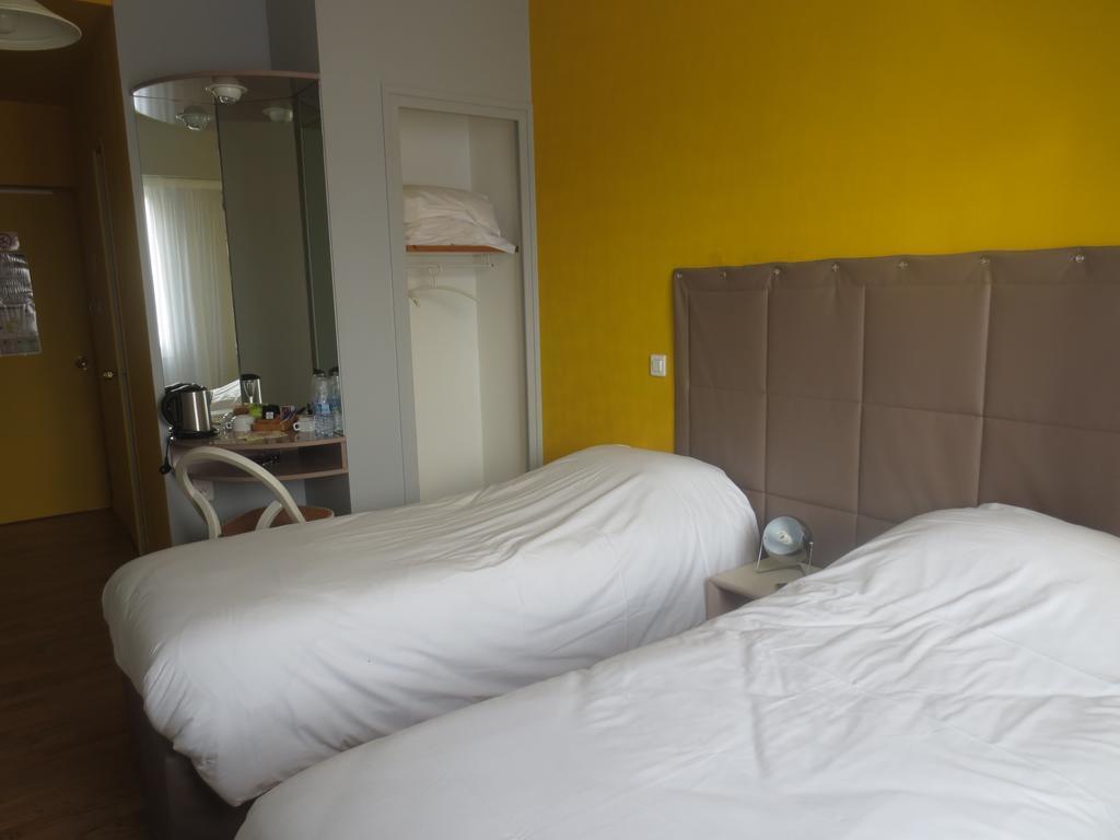 Le Bordeaux Hotel Lucon Room photo